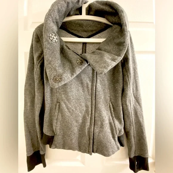 Lululemon grey, Zip-up Wrap Jacket with snap button High Collar - size 8 - Picture 3 of 4